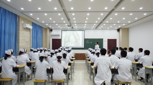 河北同仁医学中等专业学校有春招吗 热门学校